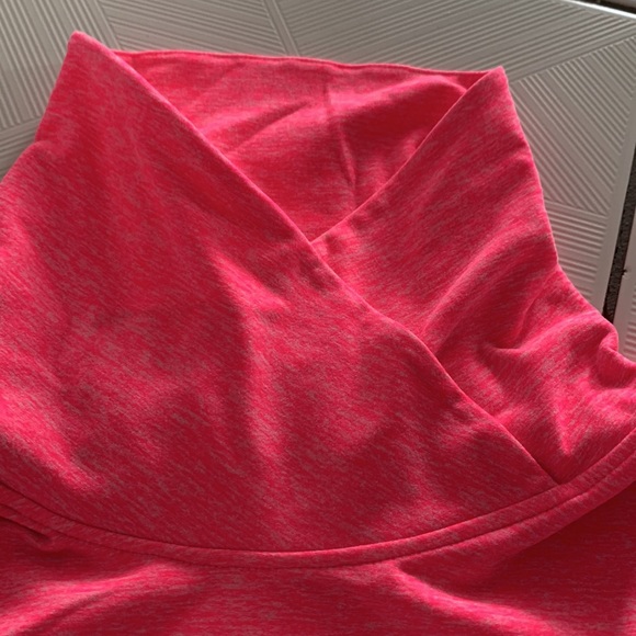 Triple Flip hoodie style top (no hood, has a stand up/fold down collar) - Picture 10 of 12